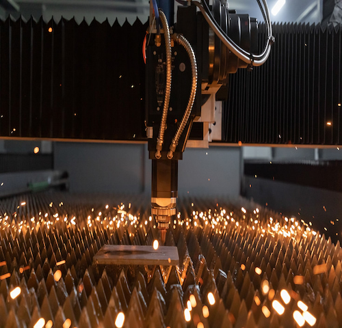 Quels matériaux un laser en fibre peut-il couper?